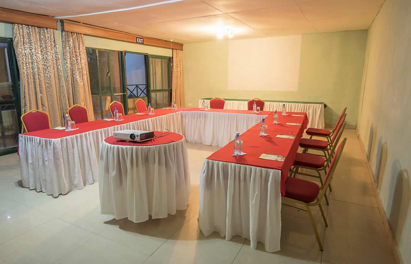 leon villas guesthouse conference hall